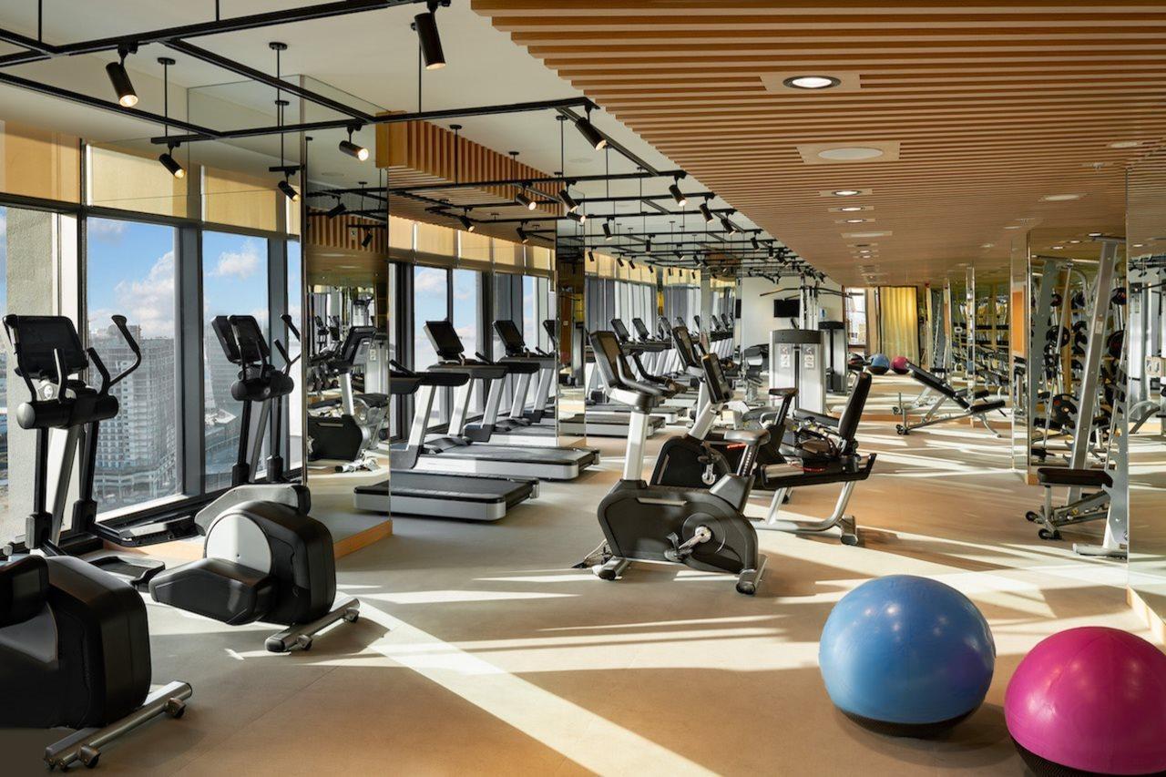 Millennium Atria Business Bay Aparthotel Dubai Ngoại thất bức ảnh The gym at the hotel