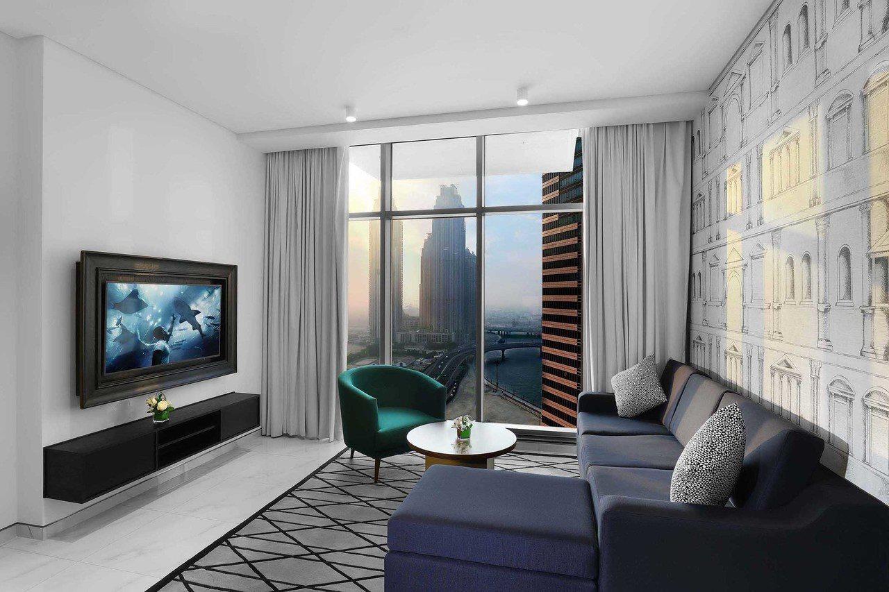 Millennium Atria Business Bay Aparthotel Dubai Ngoại thất bức ảnh A living room in a typical apartment