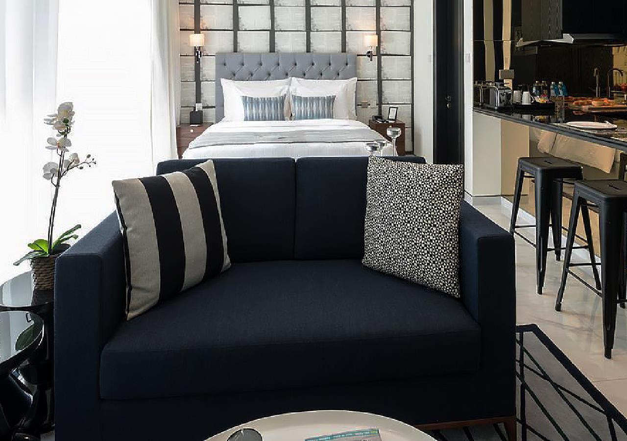 Millennium Atria Business Bay Aparthotel Dubai Ngoại thất bức ảnh A studio apartment in Singapore